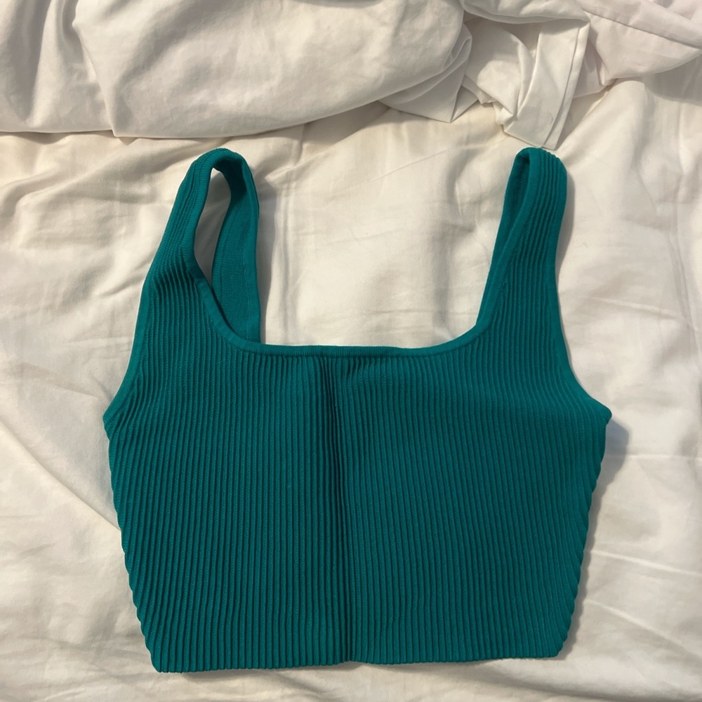 Aritzia babaton contour tank top